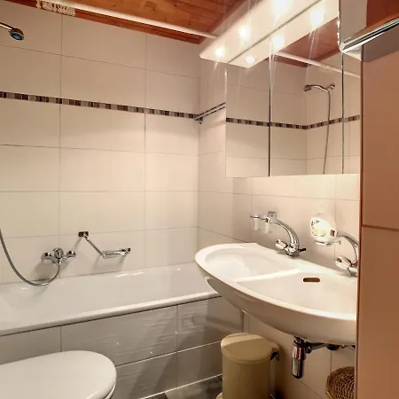 Arolla 8 דירה וורבייה